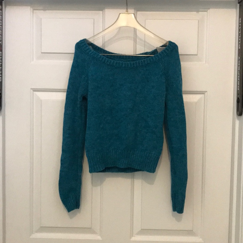 American Eagle Woman's Cropped Turquoise Sweater